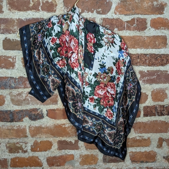 Gorgeous‎ Multicolor Floral Scarf - Picture 1 of 4